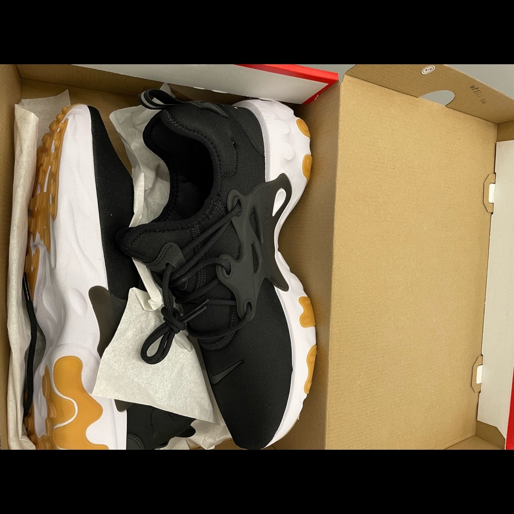 NIKE REACT PRESTO SIZE 10.5 NEW UNWORN WITH ORIGINAL BOX